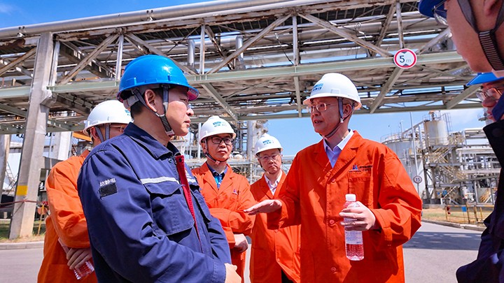 胡均调研先锋化工 (15)(1).jpg 胡均调研先锋化工 (15)(1).jpg